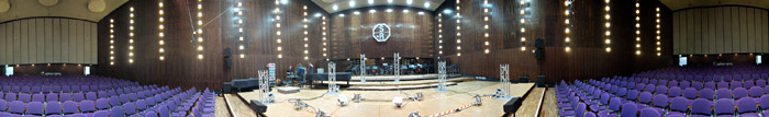 Der große Sendesaal des Saaländischen Rundfunks in Saarbrücken; Bild größerklickbar